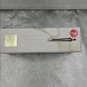 GHD Platinium Plus Straightener